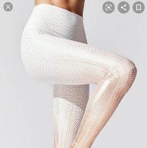 NWOT Beyond Yoga Drip Dots leggings